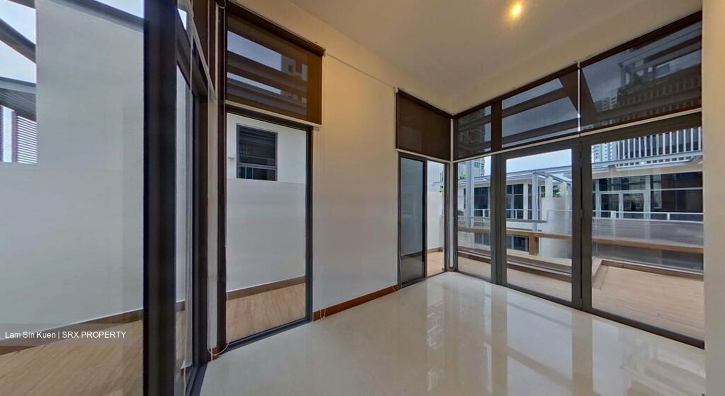 West Coast Crescent (D5), Terrace #448560861
